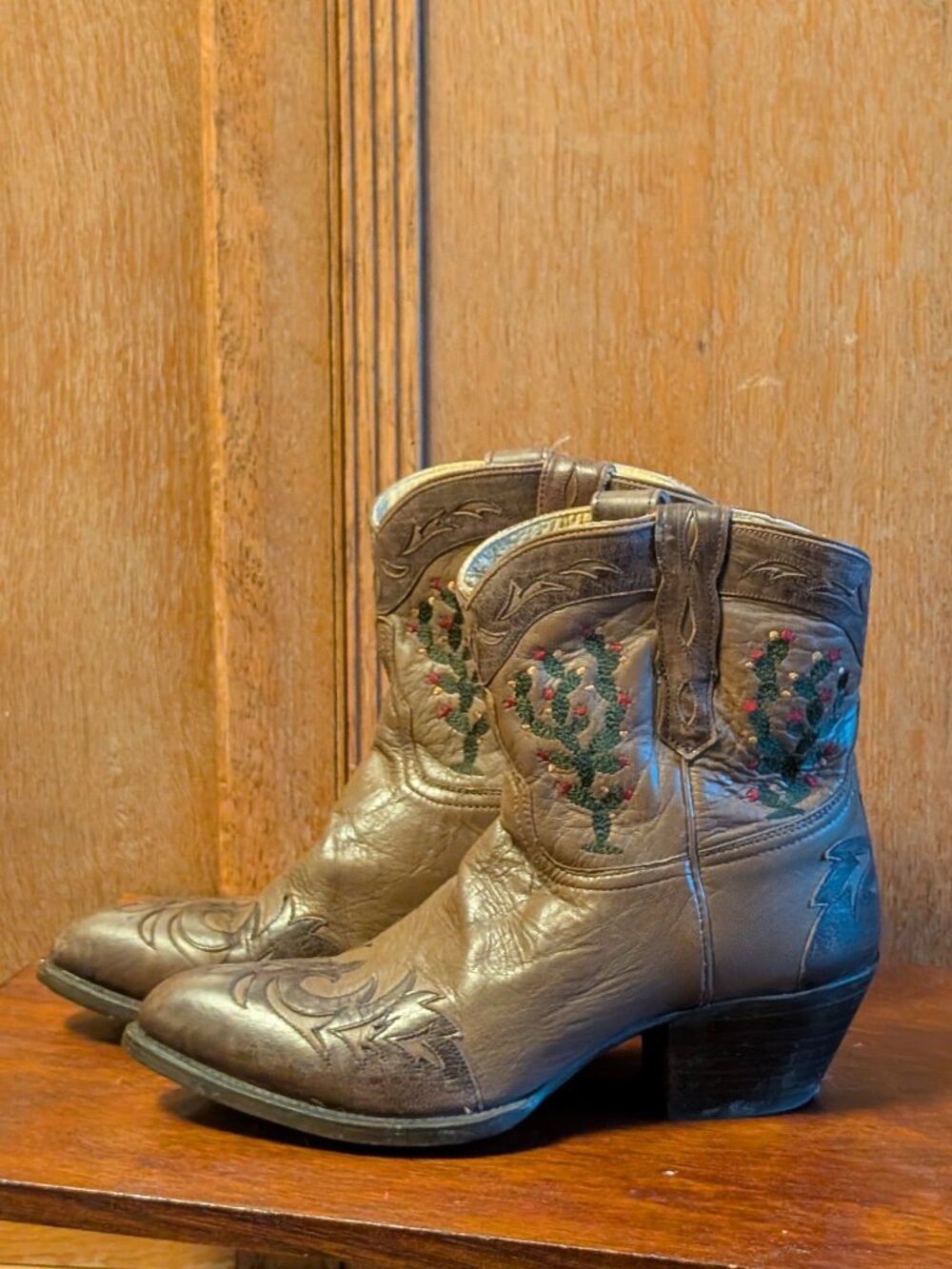 Vintage 1970's - 1980's Allens Brown Leather Women's Cowgirl Cactus Western Boot